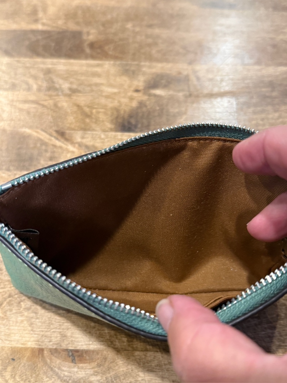 Coach Green Pebbled Leather Wristlet with Silver Logo - Picture 5 of 8